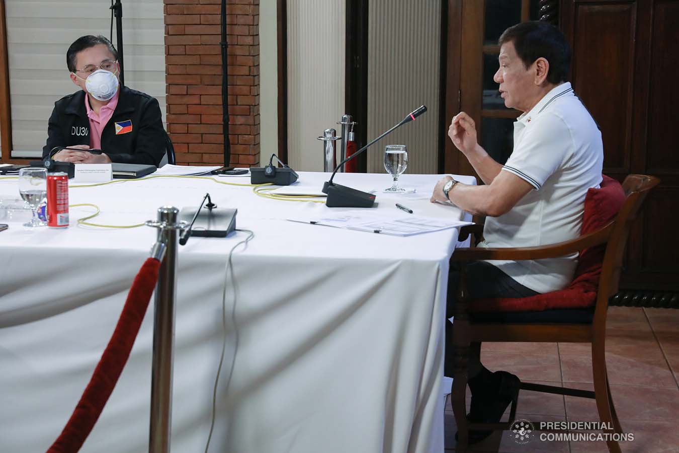 President Rodrigo Roa Duterte holds a meeting with members of the Inter-Agency Task Force on the Emerging Infectious Diseases (IATF-EID) at the Malago Clubhouse in Malacañang on April 23, 2020. TOTO LOZANO/PRESIDENTIAL PHOTO
